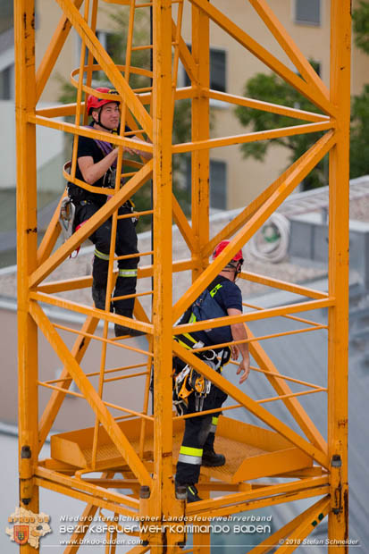20180812 Höhenrettungsübung - Personenrrettung vom Turmdrehkran auf einer Baustelle in Baden Foto: Stefan Schneider FF Baden-Stadt 20180812 Höhenrettungsübung - Personenrrettung vom Turmdrehkran auf einer Baustelle in Baden Foto: Stefan Schneider FF Baden-Stadt