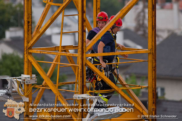 20180812 Höhenrettungsübung - Personenrrettung vom Turmdrehkran auf einer Baustelle in Baden Foto: Stefan Schneider FF Baden-Stadt 20180812 Höhenrettungsübung - Personenrrettung vom Turmdrehkran auf einer Baustelle in Baden Foto: Stefan Schneider FF Baden-Stadt