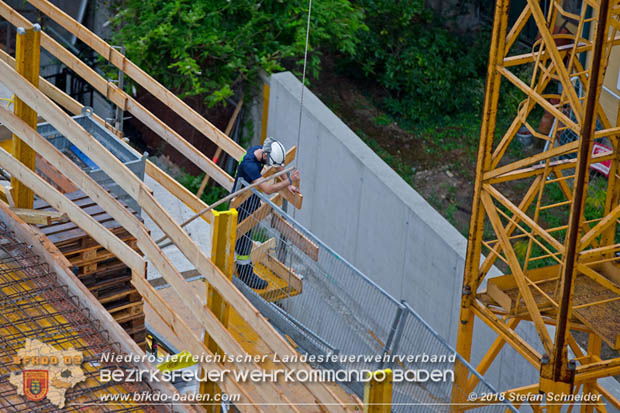 20180812 Höhenrettungsübung - Personenrrettung vom Turmdrehkran auf einer Baustelle in Baden Foto: Stefan Schneider FF Baden-Stadt 20180812 Höhenrettungsübung - Personenrrettung vom Turmdrehkran auf einer Baustelle in Baden Foto: Stefan Schneider FF Baden-Stadt