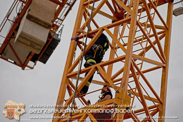 20180812 Höhenrettungsübung - Personenrrettung vom Turmdrehkran auf einer Baustelle in Baden Foto: Stefan Schneider FF Baden-Stadt 20180812 Höhenrettungsübung - Personenrrettung vom Turmdrehkran auf einer Baustelle in Baden Foto: Stefan Schneider FF Baden-Stadt
