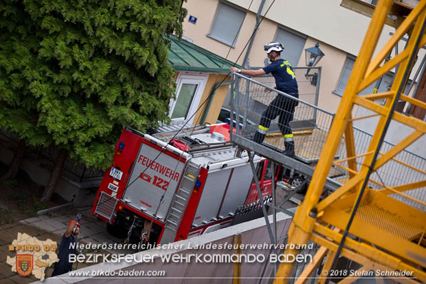 20180812 Höhenrettungsübung - Personenrrettung vom Turmdrehkran auf einer Baustelle in Baden Foto: Stefan Schneider FF Baden-Stadt 20180812 Höhenrettungsübung - Personenrrettung vom Turmdrehkran auf einer Baustelle in Baden Foto: Stefan Schneider FF Baden-Stadt