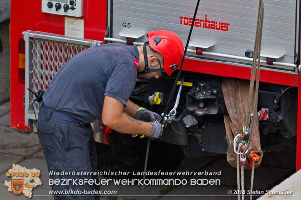 20180812 Höhenrettungsübung - Personenrrettung vom Turmdrehkran auf einer Baustelle in Baden Foto: Stefan Schneider FF Baden-Stadt 20180812 Höhenrettungsübung - Personenrrettung vom Turmdrehkran auf einer Baustelle in Baden Foto: Stefan Schneider FF Baden-Stadt