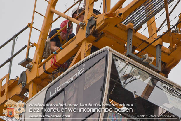 20180812 Höhenrettungsübung - Personenrrettung vom Turmdrehkran auf einer Baustelle in Baden Foto: Stefan Schneider FF Baden-Stadt 20180812 Höhenrettungsübung - Personenrrettung vom Turmdrehkran auf einer Baustelle in Baden Foto: Stefan Schneider FF Baden-Stadt