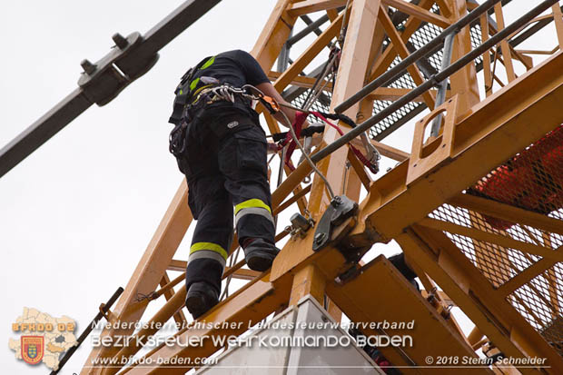 20180812 Höhenrettungsübung - Personenrrettung vom Turmdrehkran auf einer Baustelle in Baden Foto: Stefan Schneider FF Baden-Stadt 20180812 Höhenrettungsübung - Personenrrettung vom Turmdrehkran auf einer Baustelle in Baden Foto: Stefan Schneider FF Baden-Stadt