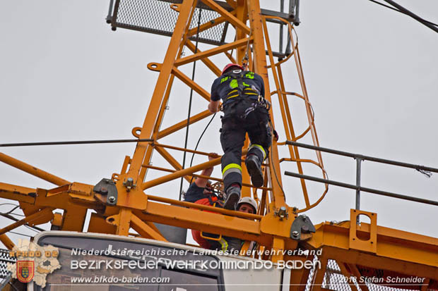 20180812 Höhenrettungsübung - Personenrrettung vom Turmdrehkran auf einer Baustelle in Baden Foto: Stefan Schneider FF Baden-Stadt 20180812 Höhenrettungsübung - Personenrrettung vom Turmdrehkran auf einer Baustelle in Baden Foto: Stefan Schneider FF Baden-Stadt