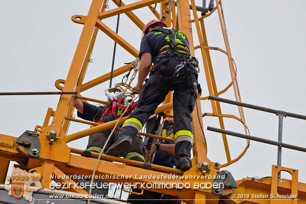 20180812 Höhenrettungsübung - Personenrrettung vom Turmdrehkran auf einer Baustelle in Baden Foto: Stefan Schneider FF Baden-Stadt 20180812 Höhenrettungsübung - Personenrrettung vom Turmdrehkran auf einer Baustelle in Baden Foto: Stefan Schneider FF Baden-Stadt