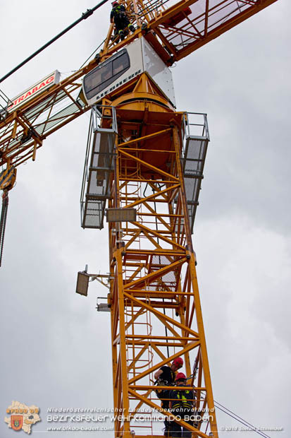 20180812 Höhenrettungsübung - Personenrrettung vom Turmdrehkran auf einer Baustelle in Baden Foto: Stefan Schneider FF Baden-Stadt 20180812 Höhenrettungsübung - Personenrrettung vom Turmdrehkran auf einer Baustelle in Baden Foto: Stefan Schneider FF Baden-Stadt