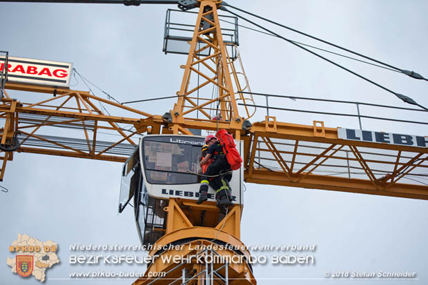 20180812 Höhenrettungsübung - Personenrrettung vom Turmdrehkran auf einer Baustelle in Baden Foto: Stefan Schneider FF Baden-Stadt 20180812 Höhenrettungsübung - Personenrrettung vom Turmdrehkran auf einer Baustelle in Baden Foto: Stefan Schneider FF Baden-Stadt