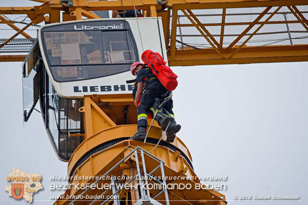 20180812 Höhenrettungsübung - Personenrrettung vom Turmdrehkran auf einer Baustelle in Baden Foto: Stefan Schneider FF Baden-Stadt 20180812 Höhenrettungsübung - Personenrrettung vom Turmdrehkran auf einer Baustelle in Baden Foto: Stefan Schneider FF Baden-Stadt