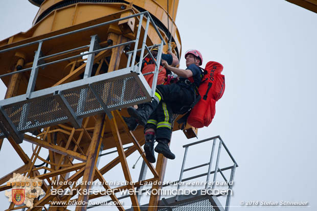 20180812 Höhenrettungsübung - Personenrrettung vom Turmdrehkran auf einer Baustelle in Baden Foto: Stefan Schneider FF Baden-Stadt 20180812 Höhenrettungsübung - Personenrrettung vom Turmdrehkran auf einer Baustelle in Baden Foto: Stefan Schneider FF Baden-Stadt