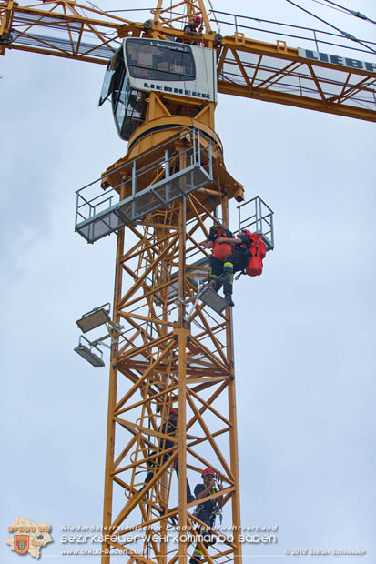 20180812 Höhenrettungsübung - Personenrrettung vom Turmdrehkran auf einer Baustelle in Baden Foto: Stefan Schneider FF Baden-Stadt 20180812 Höhenrettungsübung - Personenrrettung vom Turmdrehkran auf einer Baustelle in Baden Foto: Stefan Schneider FF Baden-Stadt