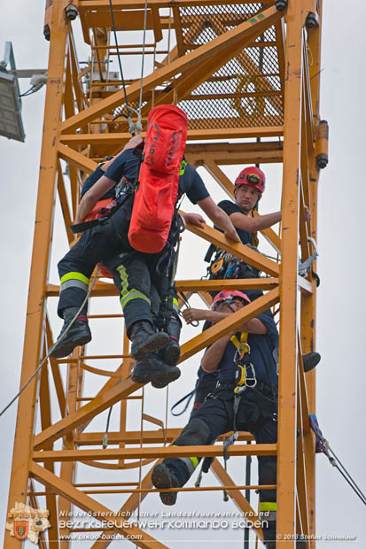 20180812 Höhenrettungsübung - Personenrrettung vom Turmdrehkran auf einer Baustelle in Baden Foto: Stefan Schneider FF Baden-Stadt 20180812 Höhenrettungsübung - Personenrrettung vom Turmdrehkran auf einer Baustelle in Baden Foto: Stefan Schneider FF Baden-Stadt