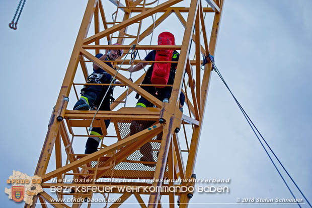 20180812 Höhenrettungsübung - Personenrrettung vom Turmdrehkran auf einer Baustelle in Baden Foto: Stefan Schneider FF Baden-Stadt 20180812 Höhenrettungsübung - Personenrrettung vom Turmdrehkran auf einer Baustelle in Baden Foto: Stefan Schneider FF Baden-Stadt