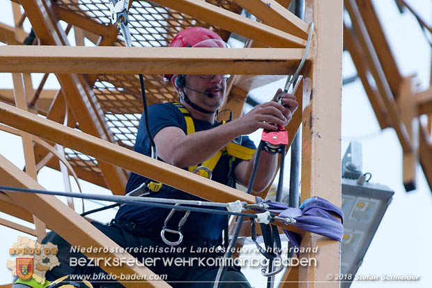 20180812 Höhenrettungsübung - Personenrrettung vom Turmdrehkran auf einer Baustelle in Baden Foto: Stefan Schneider FF Baden-Stadt 20180812 Höhenrettungsübung - Personenrrettung vom Turmdrehkran auf einer Baustelle in Baden Foto: Stefan Schneider FF Baden-Stadt