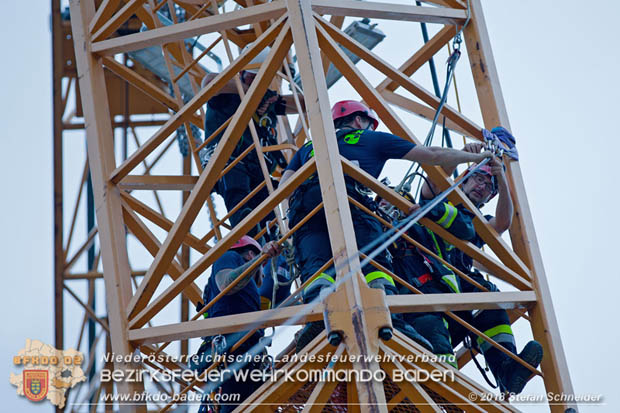 20180812 Höhenrettungsübung - Personenrrettung vom Turmdrehkran auf einer Baustelle in Baden Foto: Stefan Schneider FF Baden-Stadt 20180812 Höhenrettungsübung - Personenrrettung vom Turmdrehkran auf einer Baustelle in Baden Foto: Stefan Schneider FF Baden-Stadt