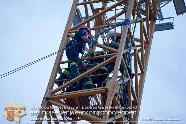 20180812 Höhenrettungsübung - Personenrrettung vom Turmdrehkran auf einer Baustelle in Baden Foto: Stefan Schneider FF Baden-Stadt 20180812 Höhenrettungsübung - Personenrrettung vom Turmdrehkran auf einer Baustelle in Baden Foto: Stefan Schneider FF Baden-Stadt