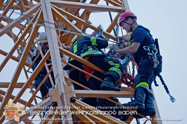 20180812 Höhenrettungsübung - Personenrrettung vom Turmdrehkran auf einer Baustelle in Baden Foto: Stefan Schneider FF Baden-Stadt 20180812 Höhenrettungsübung - Personenrrettung vom Turmdrehkran auf einer Baustelle in Baden Foto: Stefan Schneider FF Baden-Stadt