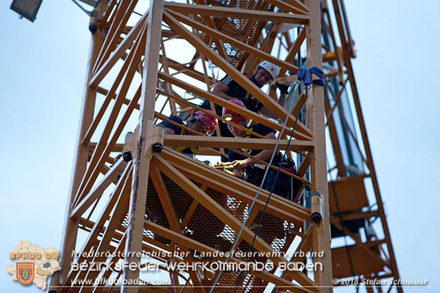 20180812 Höhenrettungsübung - Personenrrettung vom Turmdrehkran auf einer Baustelle in Baden Foto: Stefan Schneider FF Baden-Stadt 20180812 Höhenrettungsübung - Personenrrettung vom Turmdrehkran auf einer Baustelle in Baden Foto: Stefan Schneider FF Baden-Stadt