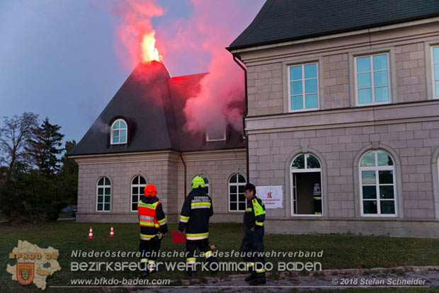 20181012 Realistische Brandeinsatzübung in Oberwaltersdorf  Foto: © Stefan Schneider