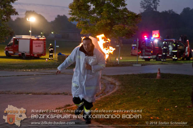 20181012 Realistische Brandeinsatzübung in Oberwaltersdorf  Foto: © Stefan Schneider