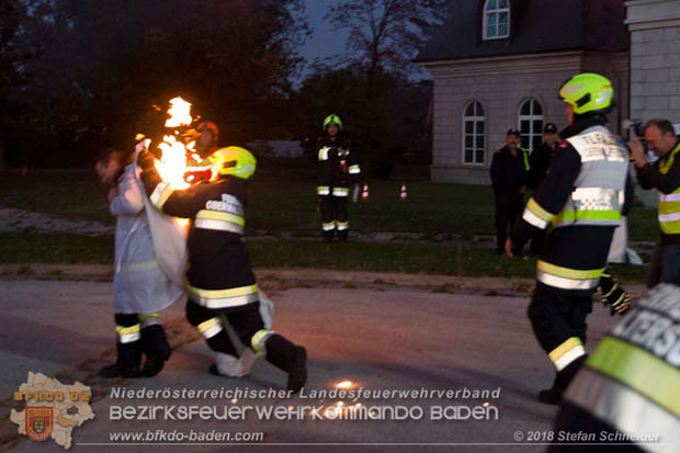 20181012 Realistische Brandeinsatzübung in Oberwaltersdorf  Foto: © Stefan Schneider