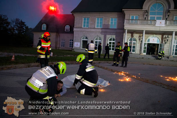 20181012 Realistische Brandeinsatzübung in Oberwaltersdorf  Foto: © Stefan Schneider