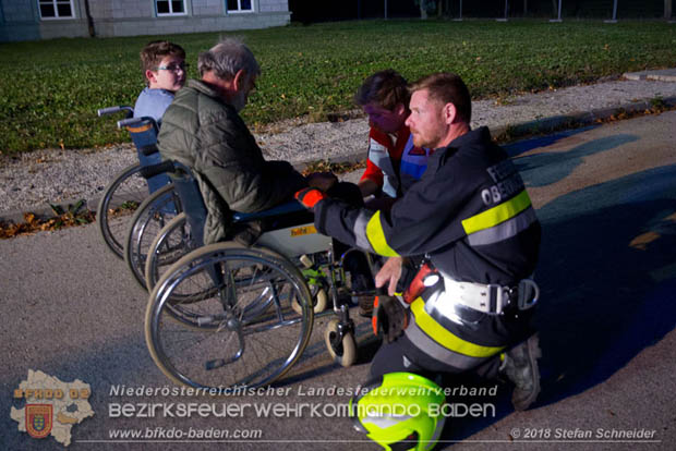 20181012 Realistische Brandeinsatzübung in Oberwaltersdorf  Foto: © Stefan Schneider
