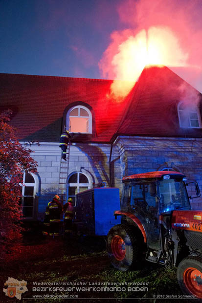 20181012 Realistische Brandeinsatzübung in Oberwaltersdorf  Foto: © Stefan Schneider