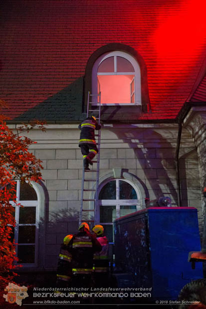20181012 Realistische Brandeinsatzübung in Oberwaltersdorf  Foto: © Stefan Schneider