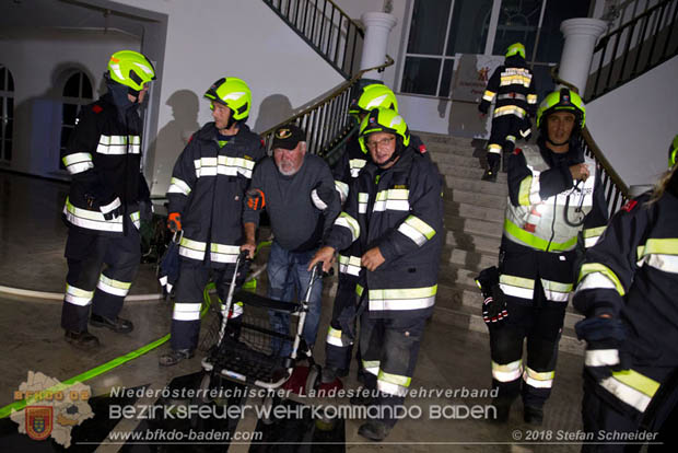 20181012 Realistische Brandeinsatzübung in Oberwaltersdorf  Foto: © Stefan Schneider