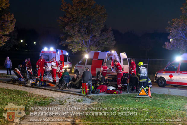 20181012 Realistische Brandeinsatzübung in Oberwaltersdorf  Foto: © Stefan Schneider