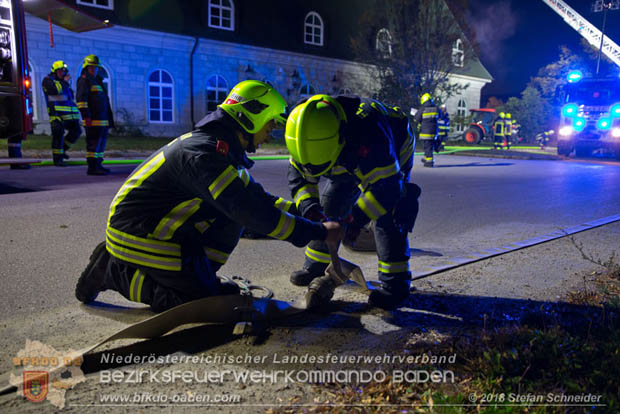 20181012 Realistische Brandeinsatzübung in Oberwaltersdorf  Foto: © Stefan Schneider