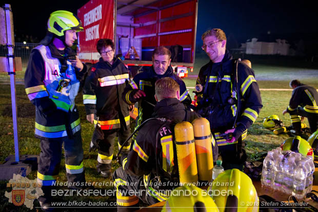20181012 Realistische Brandeinsatzübung in Oberwaltersdorf  Foto: © Stefan Schneider