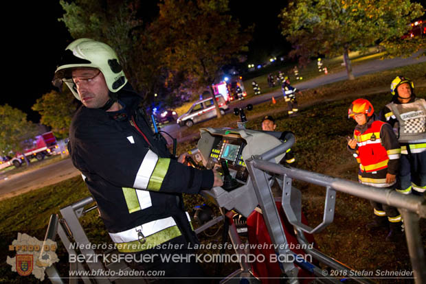 20181012 Realistische Brandeinsatzübung in Oberwaltersdorf  Foto: © Stefan Schneider