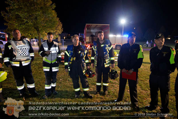 20181012 Realistische Brandeinsatzübung in Oberwaltersdorf  Foto: © Stefan Schneider