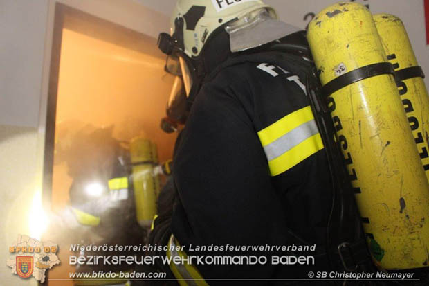 20181012 Brandeinsatzuebung in einer Guenselsdorfer Tiefgarage Foto: SB oeA Christopher Neumayer 20181012 Brandeinsatzuebung in einer Guenselsdorfer Tiefgarage Foto: SB oeA Christopher Neumayer