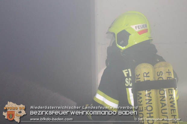 20181012 Brandeinsatzuebung in einer Guenselsdorfer Tiefgarage Foto: SB oeA Christopher Neumayer 20181012 Brandeinsatzuebung in einer Guenselsdorfer Tiefgarage Foto: SB oeA Christopher Neumayer