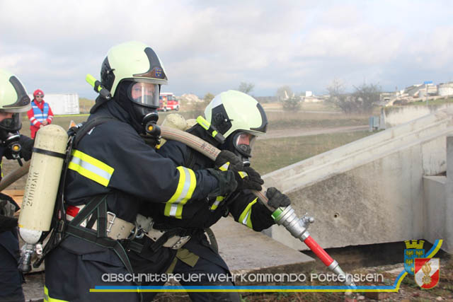 Großübung Tritolia19" Feuerwehrabschnitt Pottenstein am 06.April 2019  Fotos: ASB Markus Hackl u. ASB Bernd Taxberger AFKDO Pottenstein