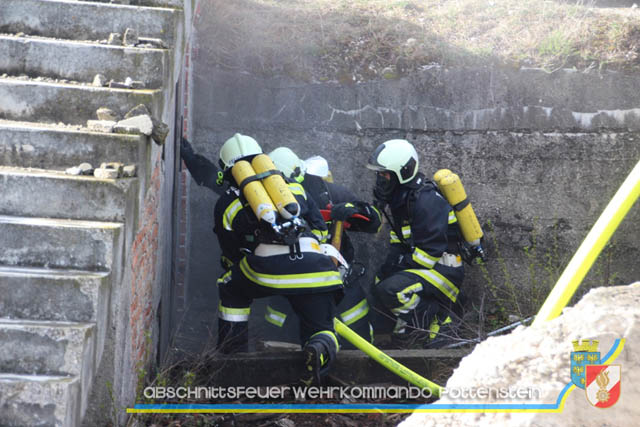 Großübung Tritolia19" Feuerwehrabschnitt Pottenstein am 06.April 2019  Fotos: ASB Markus Hackl u. ASB Bernd Taxberger AFKDO Pottenstein