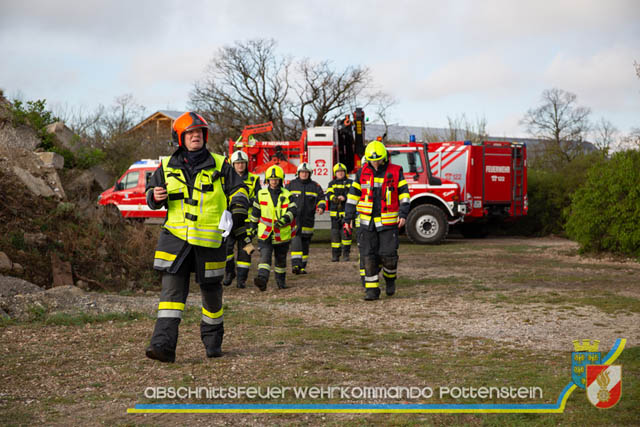 Großübung Tritolia19" Feuerwehrabschnitt Pottenstein am 06.April 2019  Fotos: ASB Markus Hackl u. ASB Bernd Taxberger AFKDO Pottenstein