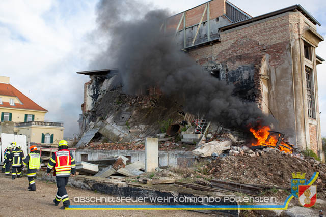 Großübung Tritolia19" Feuerwehrabschnitt Pottenstein am 06.April 2019  Fotos: ASB Markus Hackl u. ASB Bernd Taxberger AFKDO Pottenstein