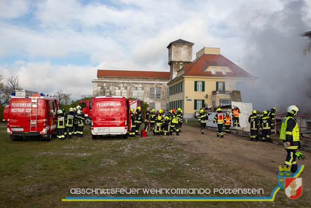 Großübung Tritolia19" Feuerwehrabschnitt Pottenstein am 06.April 2019  Fotos: ASB Markus Hackl u. ASB Bernd Taxberger AFKDO Pottenstein