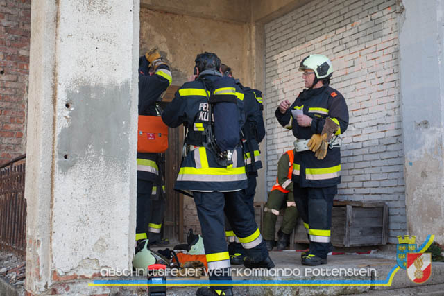 Großübung Tritolia19" Feuerwehrabschnitt Pottenstein am 06.April 2019  Fotos: ASB Markus Hackl u. ASB Bernd Taxberger AFKDO Pottenstein