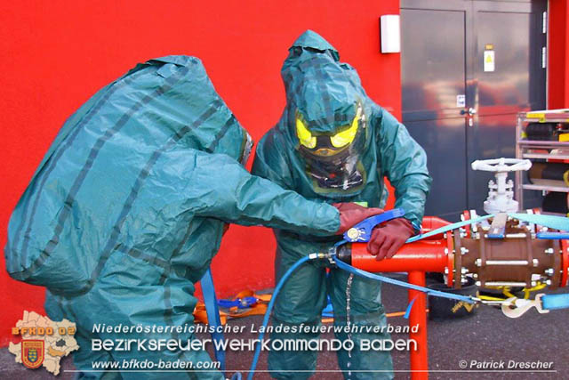 20190330 Pilotseminar "Fortbildung Chemieschutzanzug-Träger" des BFKDO Baden bei der BTF Industriepark Schwechat Foto: Patrick Drescher 20190330 Pilotseminar "Fortbildung Chemieschutzanzug-Träger" des BFKDO Baden bei der BTF Industriepark Schwechat Foto: Patrick Drescher