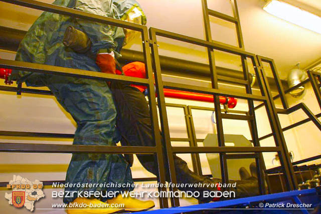 20190330 Pilotseminar "Fortbildung Chemieschutzanzug-Träger" des BFKDO Baden bei der BTF Industriepark Schwechat Foto: Patrick Drescher 20190330 Pilotseminar "Fortbildung Chemieschutzanzug-Träger" des BFKDO Baden bei der BTF Industriepark Schwechat Foto: Patrick Drescher