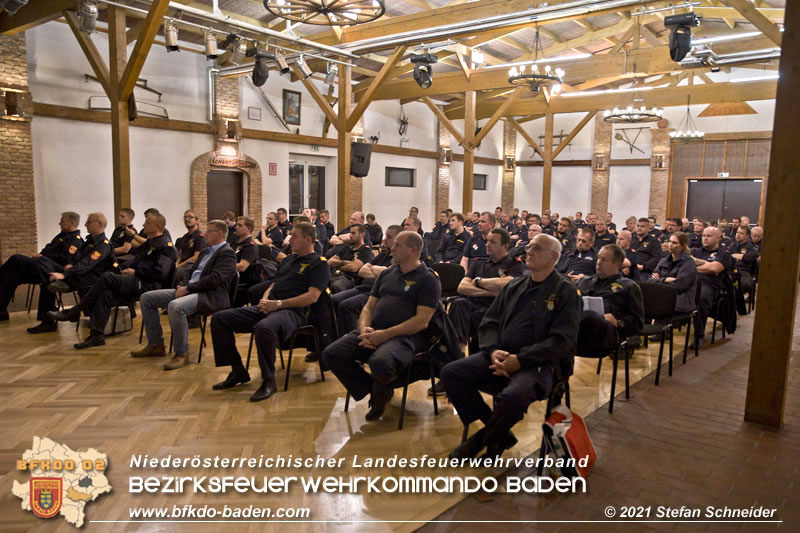 20211015 Vortrag des Zivilschutzverbandes in der Feuerwehrscheune Unterwaltersdorf ueber das Thema Blackout FOTO: © Stefan Schneider 20211015 Vortrag des Zivilschutzverbandes in der Feuerwehrscheune Unterwaltersdorf ueber das Thema Blackout FOTO: © Stefan Schneider
