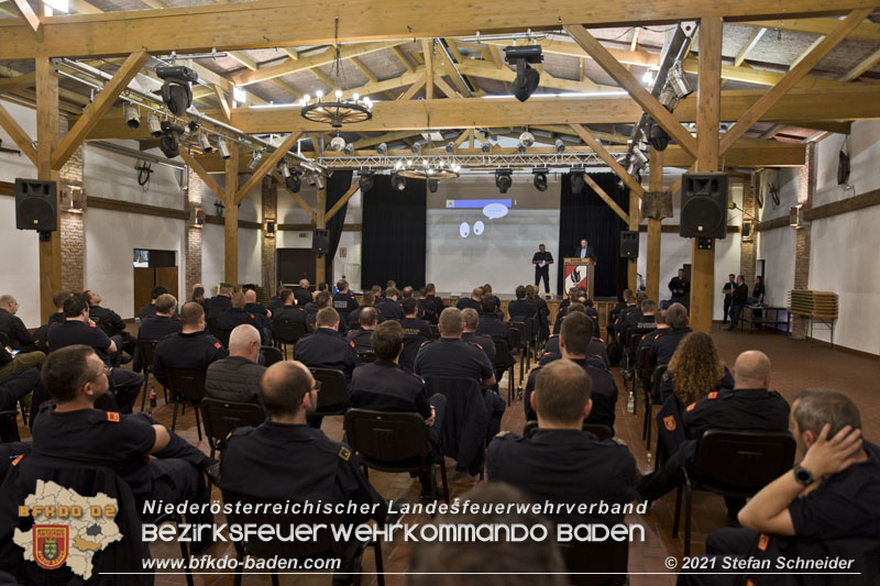 20211015 Vortrag des Zivilschutzverbandes in der Feuerwehrscheune Unterwaltersdorf ueber das Thema Blackout FOTO: © Stefan Schneider 20211015 Vortrag des Zivilschutzverbandes in der Feuerwehrscheune Unterwaltersdorf ueber das Thema Blackout FOTO: © Stefan Schneider