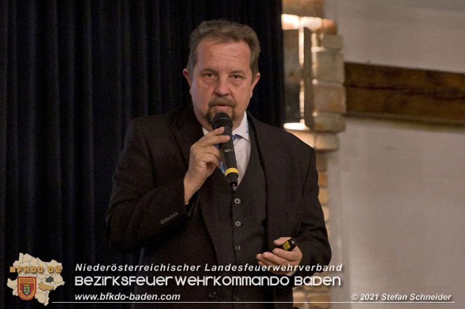 20211015 Vortrag des Zivilschutzverbandes in der Feuerwehrscheune Unterwaltersdorf ueber das Thema Blackout FOTO: © Stefan Schneider 20211015 Vortrag des Zivilschutzverbandes in der Feuerwehrscheune Unterwaltersdorf ueber das Thema Blackout FOTO: © Stefan Schneider