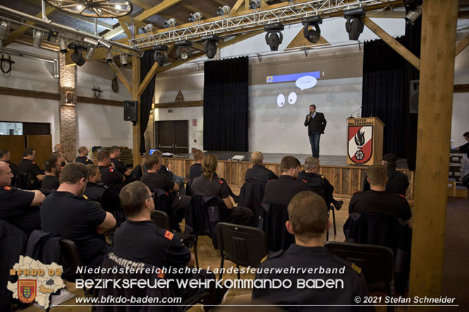 20211015 Vortrag des Zivilschutzverbandes in der Feuerwehrscheune Unterwaltersdorf ueber das Thema Blackout FOTO: © Stefan Schneider 20211015 Vortrag des Zivilschutzverbandes in der Feuerwehrscheune Unterwaltersdorf ueber das Thema Blackout FOTO: © Stefan Schneider