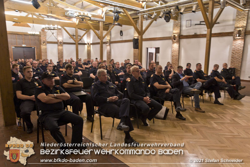 20211015 Vortrag des Zivilschutzverbandes in der Feuerwehrscheune Unterwaltersdorf ueber das Thema Blackout FOTO: © Stefan Schneider 20211015 Vortrag des Zivilschutzverbandes in der Feuerwehrscheune Unterwaltersdorf ueber das Thema Blackout FOTO: © Stefan Schneider